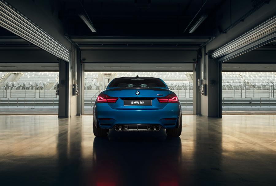  BMW M4 Coupe Competition 2017 года  (RU) (фото 2 из 15)